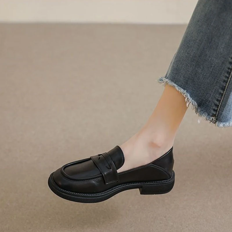 Loafers: Women's Leather Black Platform Slip-On Casual Shoes for 2024 4