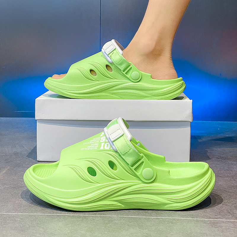 New Men's Outdoor Sandals Slippers Beach Comfortable Slides Soft Clogs Design Men Casual Garden Shoes Men Women Beach Sandals