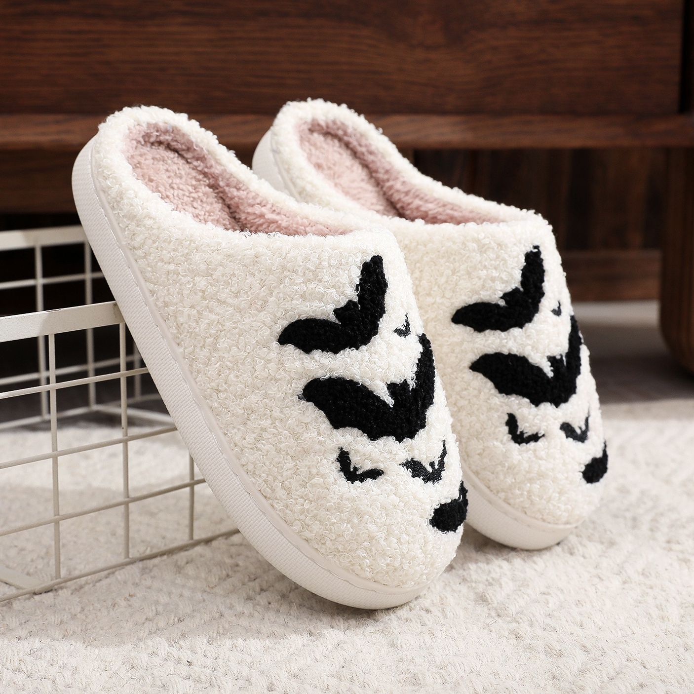 Cotton slippers for men and women at home, winter skeleton scream slides, cotton slippers, smiling face mules, plus size shoes 36-47 Halloween New Sty