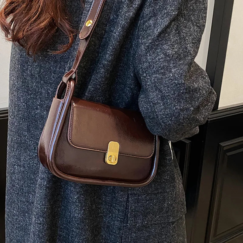 Solid color PU leather cross body bag suitable for womens spring fashion shoulder side bag handbag and wallet womens flip cover 240912