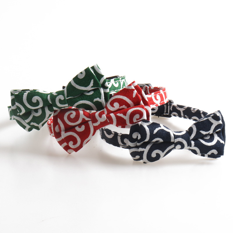 Fashionable Small Size Cat Collar with Bow Tie and Animal Pattern Personalized Cat Head Buckle for Stylish Pets