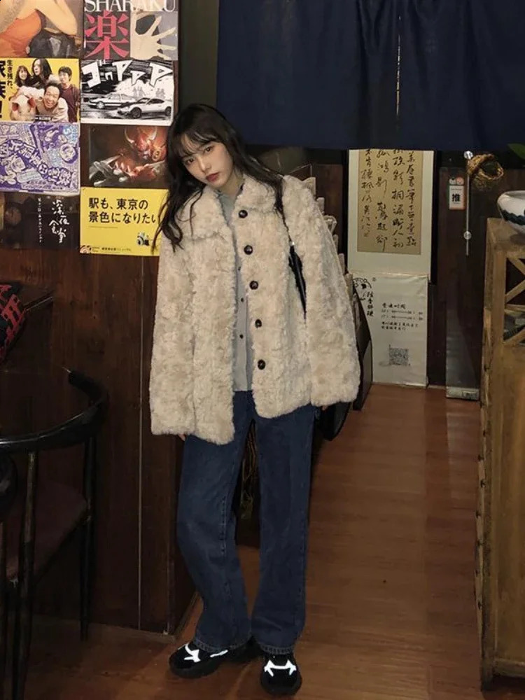Deeptown Korean Fashion Cashmere Womens Short Jacket Elegant Fax Fur Coat Retro Apron Warm Fluffy AutumnWinter 240905