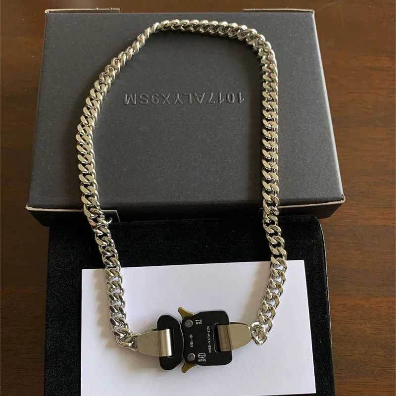 Pendant Necklaces Hip High Street ALYX Hero Chain Necklace Mens 1 1 Metal Buckle Accessories 1017 ALYX 9SM Necklace Chain J240909