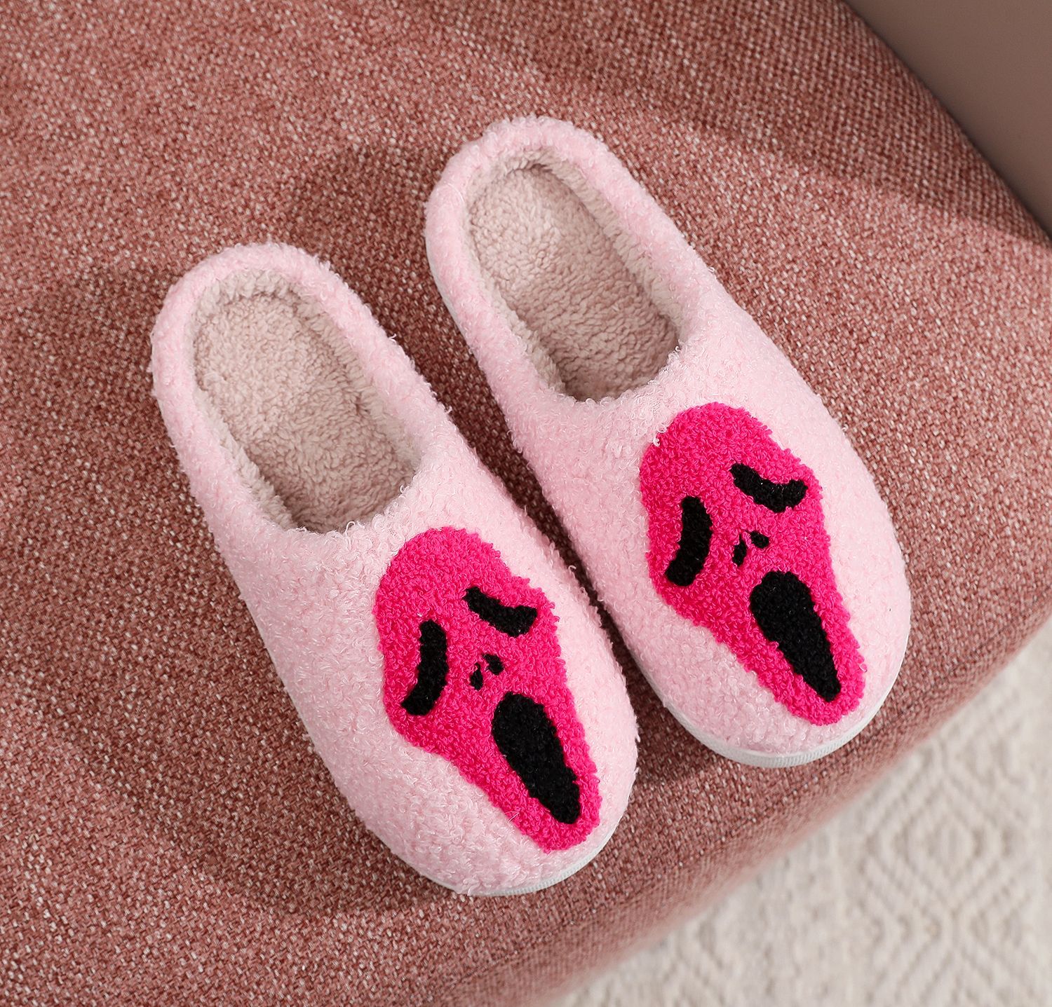 Cotton slippers for men and women at home, winter skeleton scream slides, cotton slippers, smiling face mules, plus size shoes 36-47 Halloween New Sty