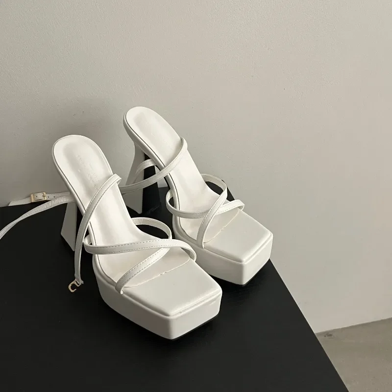 High Ladies Platform Heels 2024 Summer Fashion Women's Cross Straps Sandals New New Stable and Anti-fall Chunky Heel Party Shoes d556