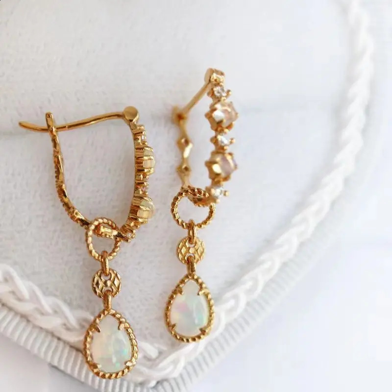 Fashion Style Colored Opal Female Pendant Earrings Water Drop Pendant Retro Exquisite Simple High End Jewelry 240911