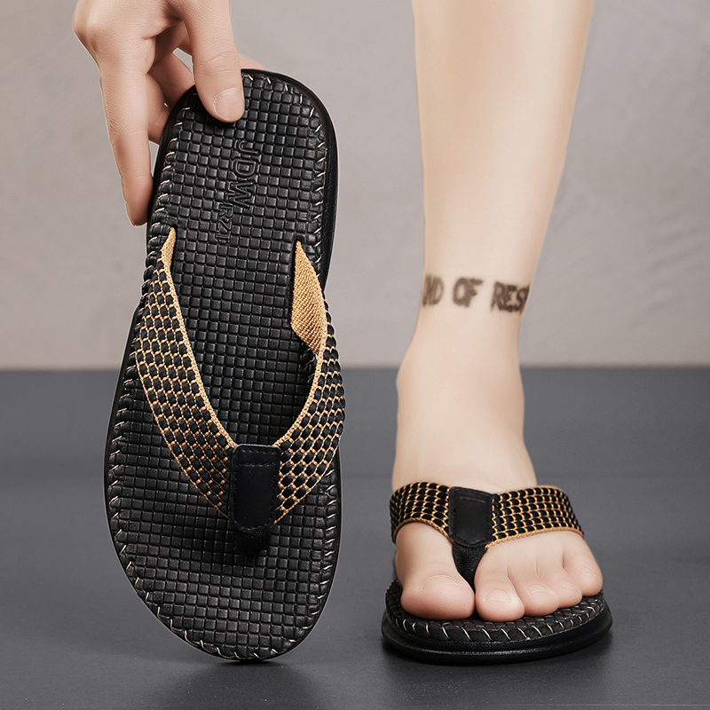 Fashion Men Slippers Flip Flops Indoor Outdoor Summer Beach Sandals Mens Non-slip Bathroom Home Slippers Men's Flip Flops
