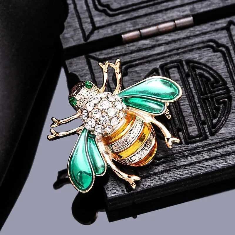 High Quality Shiny Bee Broochs for Women New Charm Black Enamel Crystal Zircon Pins for Backpacks Suit Party Jewelry AccessoriesX240914