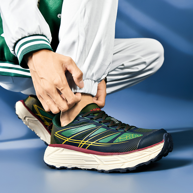 2024Men Running Shoes Breathable Outdoor Sports Shoes Lightweight Casual Sneakers for men Comfortable Athletic Training Footwear