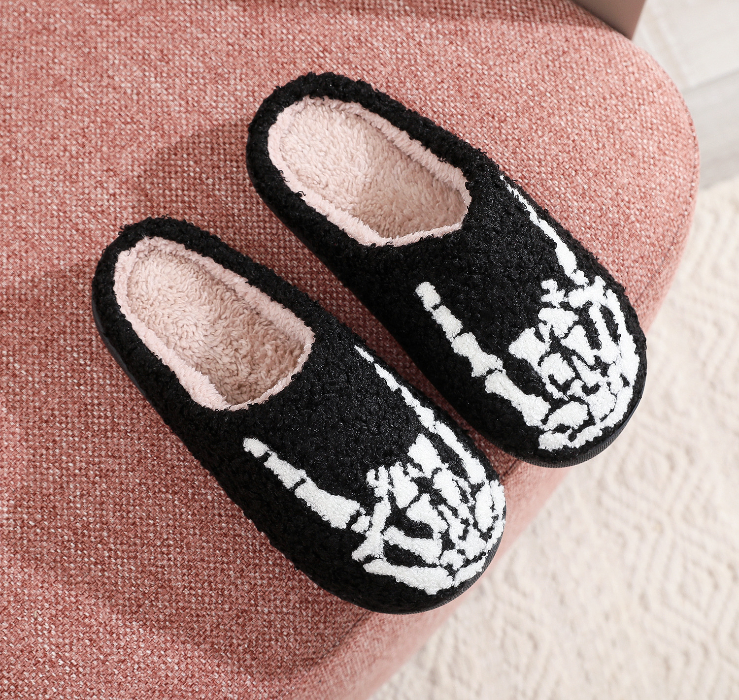 Cotton slippers for men and women at home, winter skeleton scream slides, cotton slippers, smiling face mules, plus size shoes 36-47 Halloween New Sty