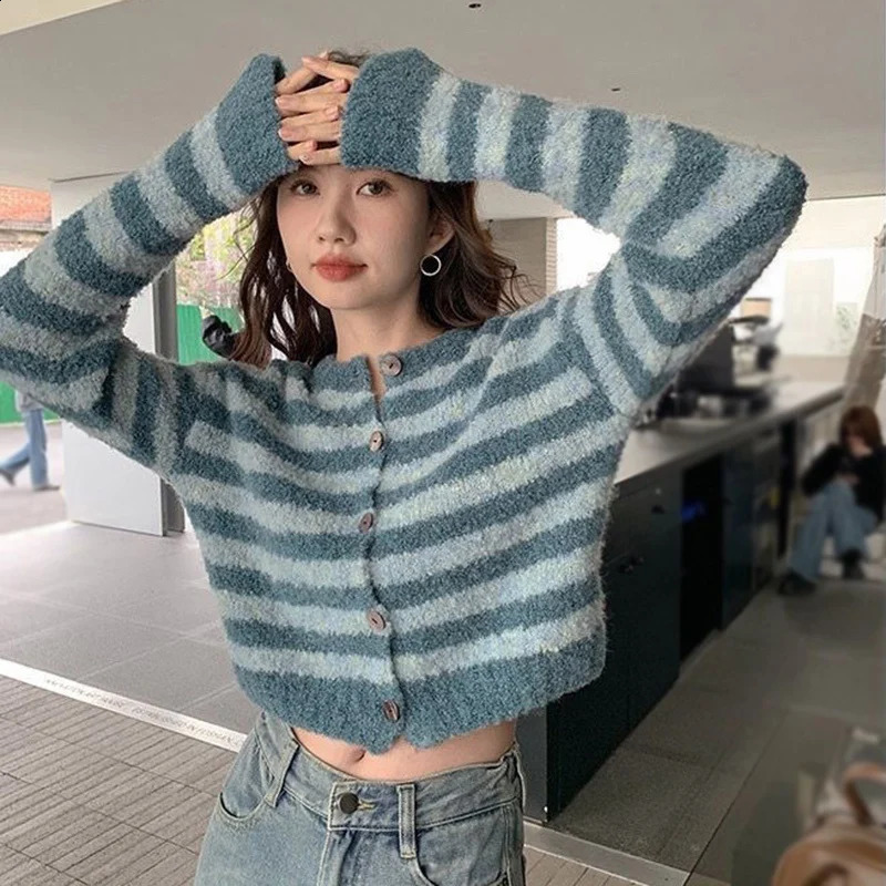 Autumn Striped Round Neck Cardigans for Women Long Sleeve Knitted Coat Stretch Metal Buckle Single Breasted Sweater 240904