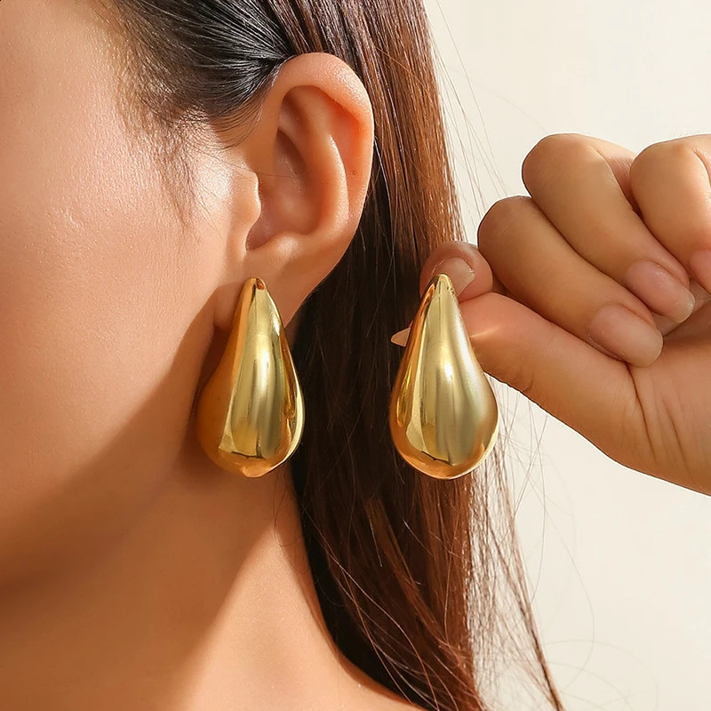 Vintage Glossy Waterdrop Dangle Earrings for Women Lightweight Hollow Thick Teardrop Gold Color Chunky Hoops Fashion Jewelry 240914