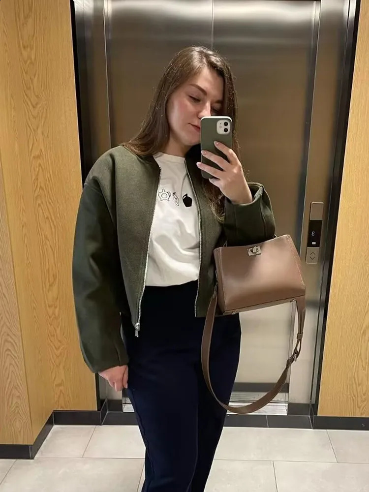 Ladies Autumn Winter Jacket Women Wear Fashion Casual Loose Versatile Stand up Collar Outerwaer Soft Short Coat Female 240910