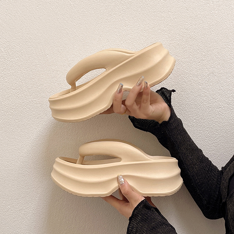 2024 New Flip-flops Summer Fashion Net Red Increase 100 Thick Soles Step on The Sand To Wear Sandals Womenshoes