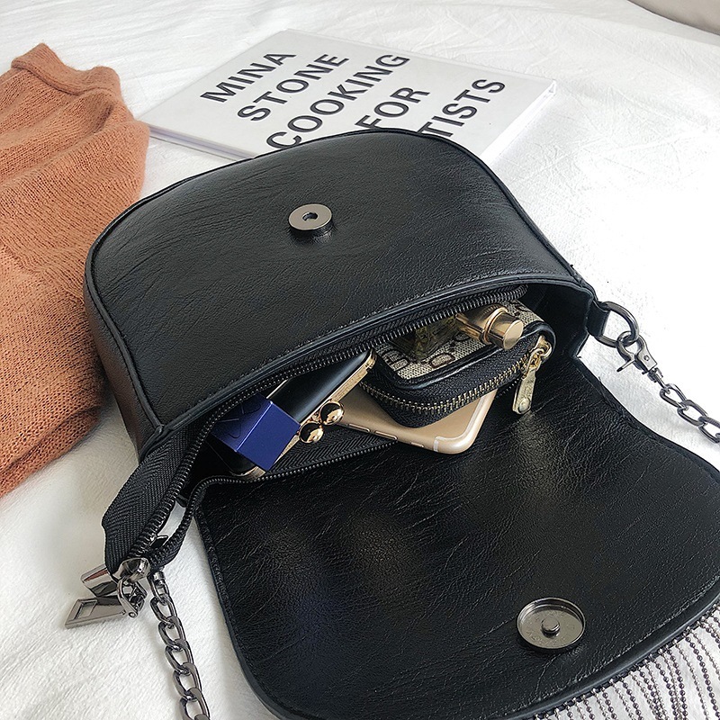 Women's bag new crossbody bag rivet small square bag cover tassel mobile phone bag Korean version women pu shoulder bag