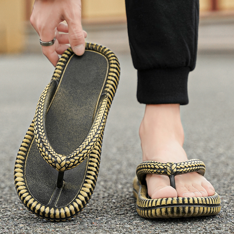 Fashion Men's Flip Flops Outdoor Indoor Slippers Thick Soft Sole Slides Men Women Beach Sandals Non-slip Home Slippers 36-45