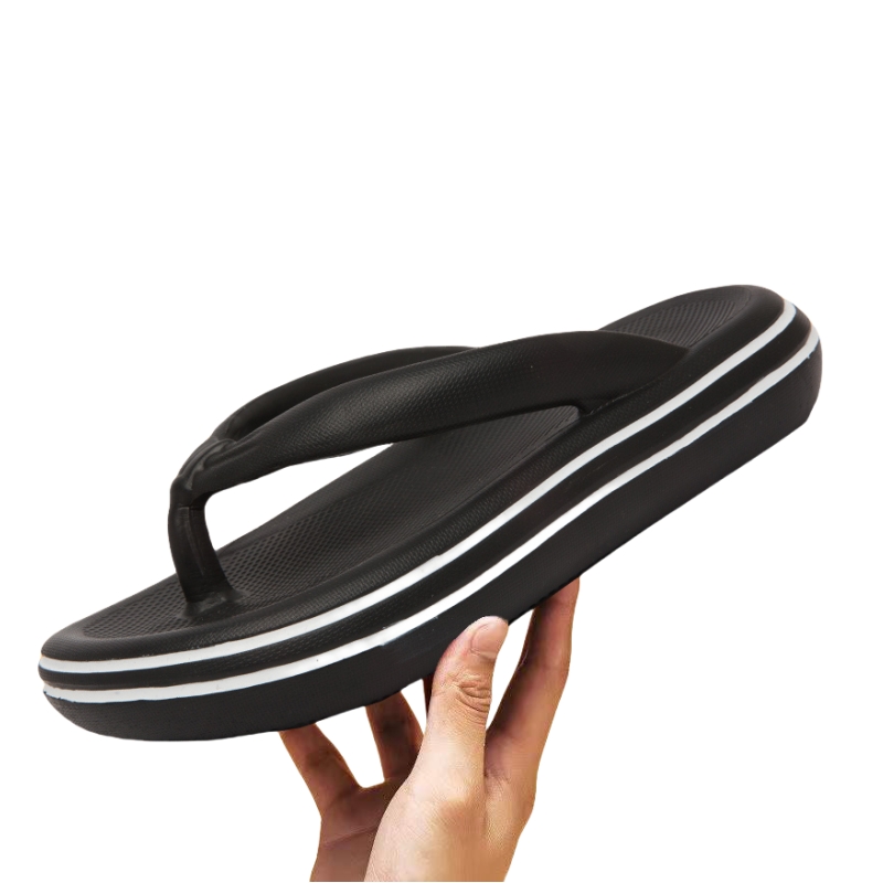 Fashion New Men's Flip Flops Outdoor Indoor Slippers Soft Sole Slides Men Beach Sandals Non-slip Home Men Slippers Flip Flops