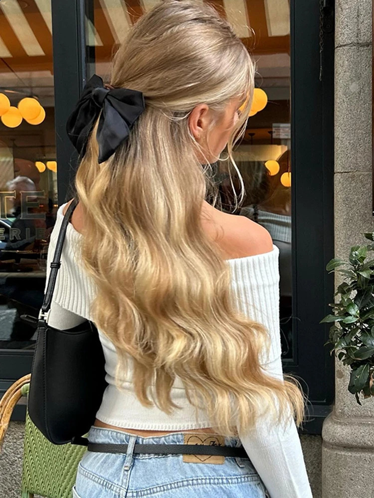 Fashion White Off Shoulder Knitted Sweater For Women Casual Slash Neck Long Sleeve Jumpers Autumn Ladies Commute Knitwear 240911