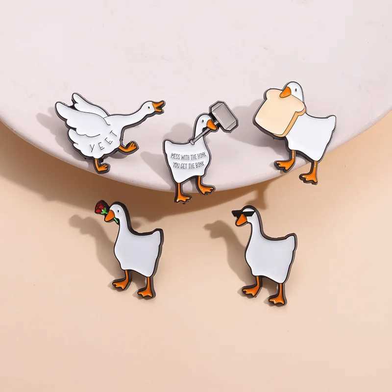 Custom Goose Game Enamel Pins Mess With The Honk You Get The Bonk Brooch Lapel Badges Bag Cartoon Animal Jewelry Gifts WholesaleX240914