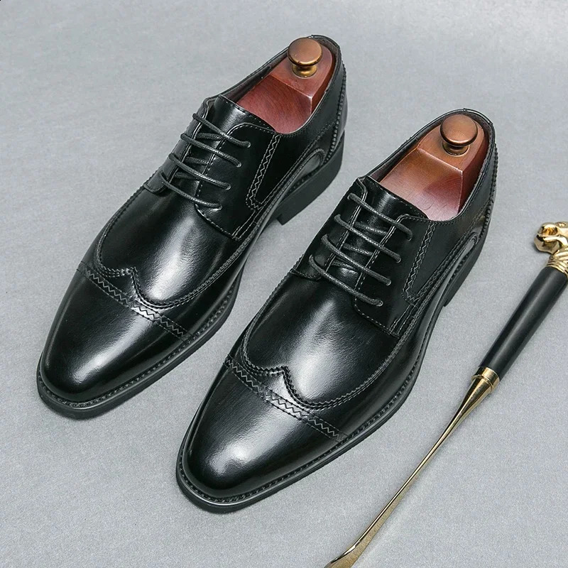 White Brogue Wedding Shoes Fashion Formal Dress Mens Business Leather Shoes Black Suit Office Oxford British Style Shoes For Men 240904