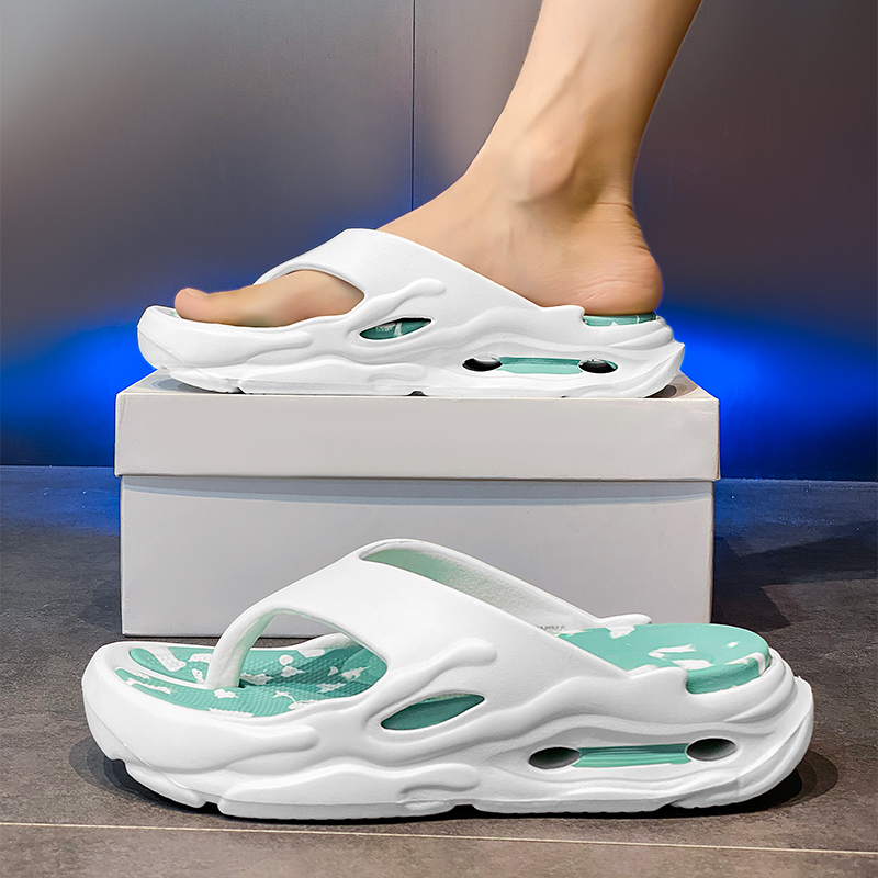 High Quality New Men's Flip Flops Outdoor Indoor Slippers Thick Soft Sole Slides Men Women Beach Sandals Non-slip Home Slippers