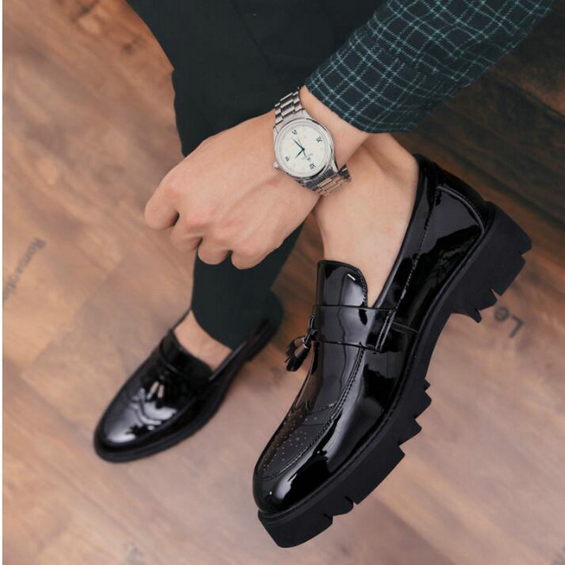 New Male Brogue italian tassel business Wedding shoes Men Black leather formal dress flats designer Moccasins shoes 56t