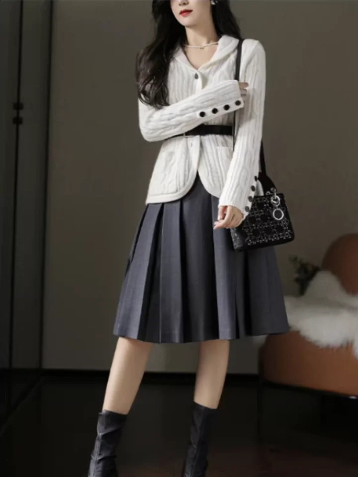 Thick Thread Fried Dough Twists Cardigan For Women In Autumn And Winter Small Crowd n Short Slim Wool Coat 240904