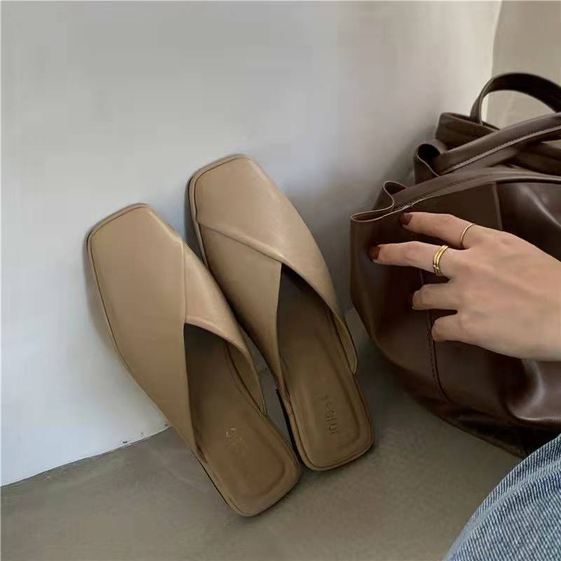 Designer Leather Mules: Chic & Comfy Women's Sandals for Summer 2024