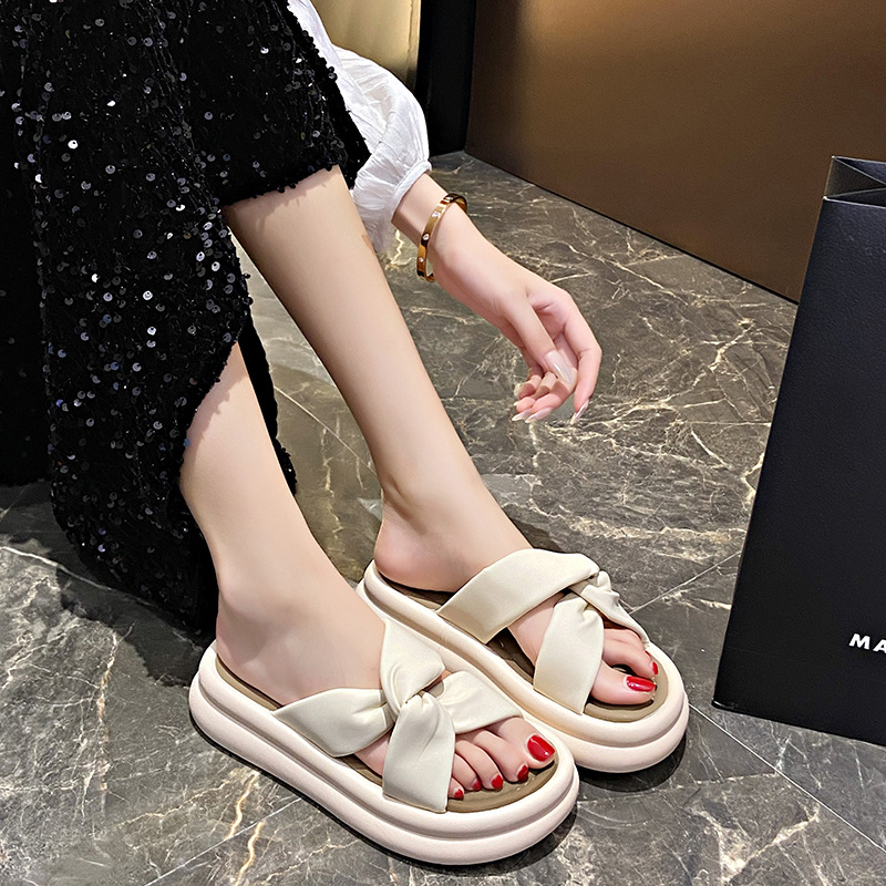 Slippers House Platform Shoes Low Slipers Women Slides Cross-Tied 2024 Designer Soft PU Hoof Heels Fashion Rome Rubber Ca 3a69