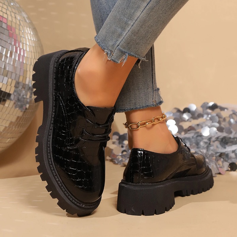 Spring 2024 New Black Platform Flats Women Loafers Slip on Boat Shoes Designer Casual Leather Oxfords 149c