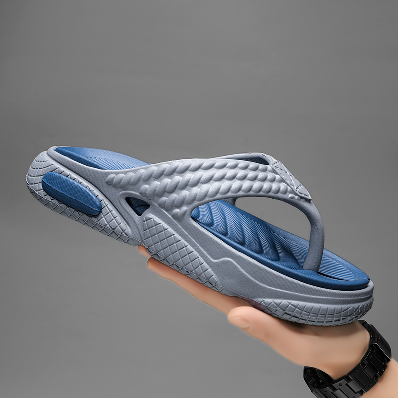 Men Flip Flops Outdoor Indoor Slippers Comfortable Thick Sole Trendy Mens Beach Sandals Non-slip Bathroom Home Men's Slippers