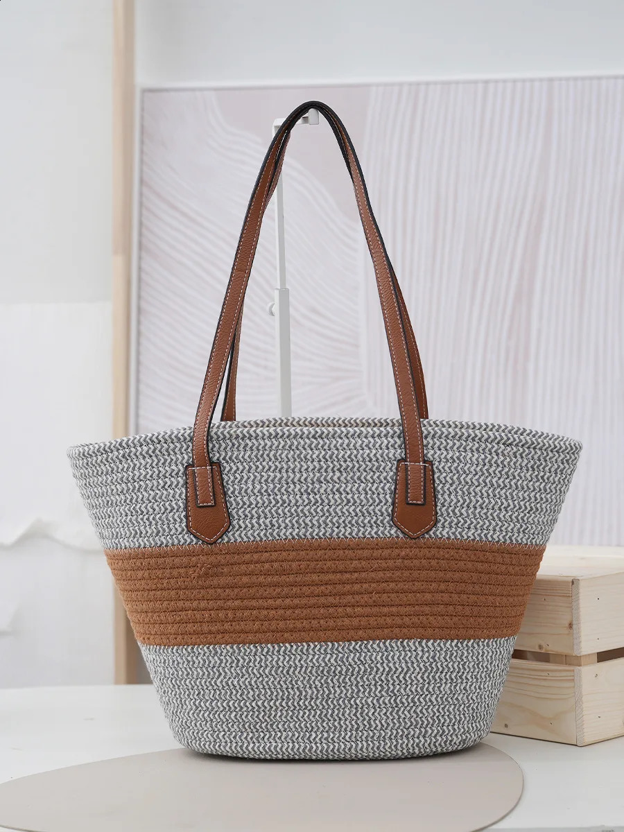 woven and spliced single shoulder grass bag with colors styles diversity suitable for vacation leisure bags 240913