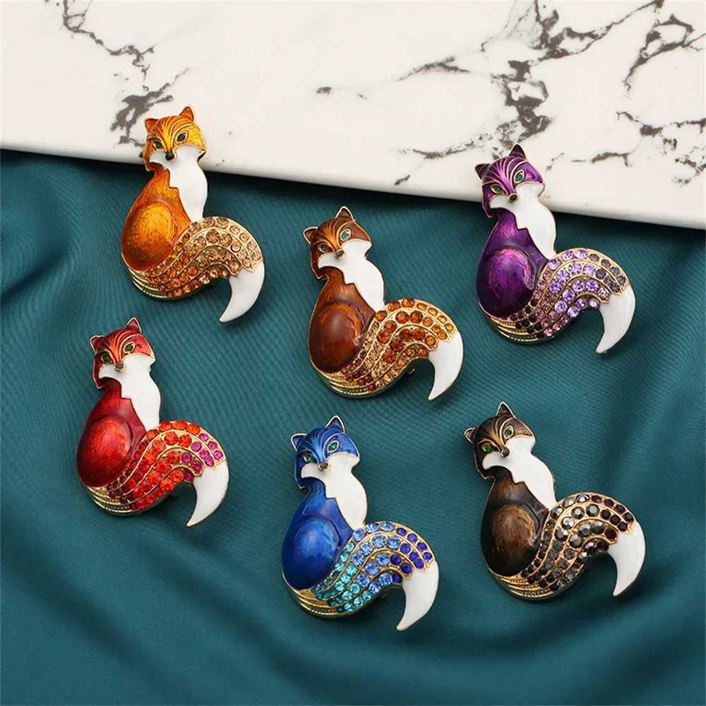 Elegant Fox Brooch Colorful Enamel Imitation Crystal Rhinestone Lapel Pins For Women Badge Alloy Accessories Party Gift JewelryX240914