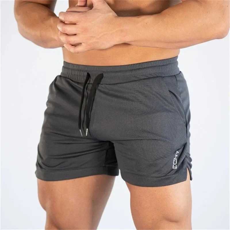 2024 NEW Fitness sports Shorts Man Summer Gyms Workout Male Breathable Mesh shorts Quick Dry Beach Short Pants men Sportswear Y240914