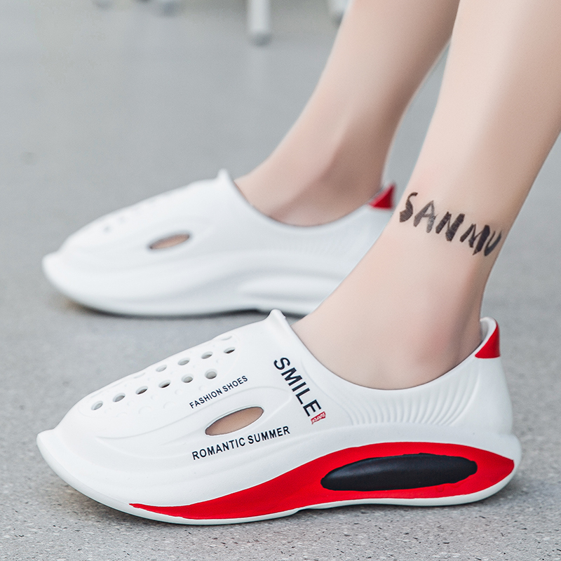 New Men Slippers Sandals Beach Outdoor Slip-on Clogs Garden Shoes Design Soft EVA Comfortable Sandals Mens Indoor Home Slippers