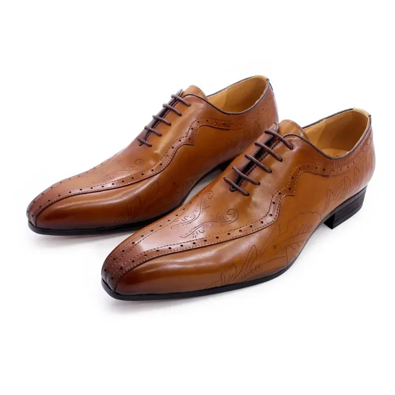 2024 Classic Handmade Men's Pointed Leather Shoes Luxurious Business Casual Formal Shoes Brown Fashionable Carved Oxford Shoes