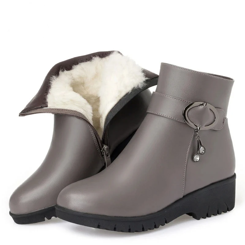Snow Boots Soft Leather Women's Shoes Mother Ladies Female Winter Wool Fur Wedges Warm Boots Plus Size 35-43 botas de mujer