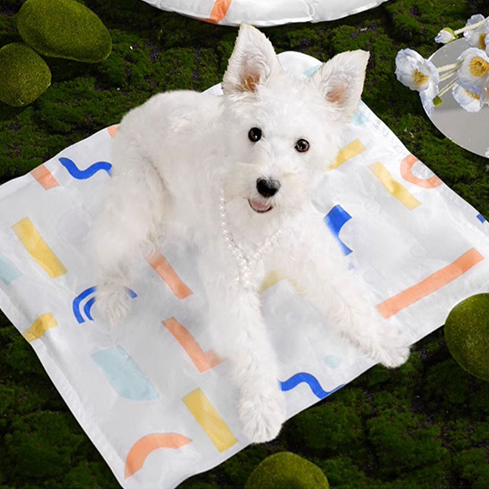 Pet Cooling Mat Portable Comfortable Dog Summer Sleeping Cool Bed With Neck Support For 7.5 To 15 Kg Pets
