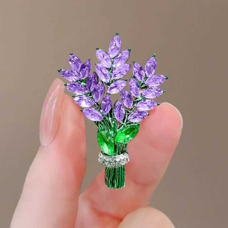 Exquisite Purple Lavender Brooch Womens Brooches Crystal Rhinestone Bouquet Pins Clothing Coat Luxury Jewelry Girl GiftX240914