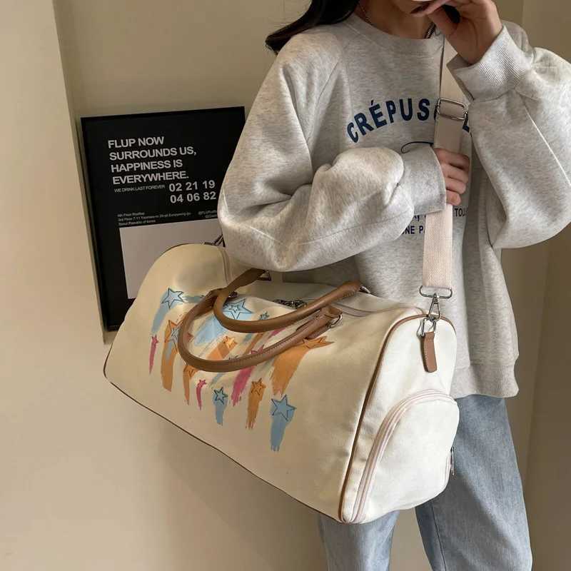 Carry on Short Distance Travel Bag Graffiti Outdoor Sports Gym Fitness Shoulder Tote Large Storage Luggage Handbag for Women 240914