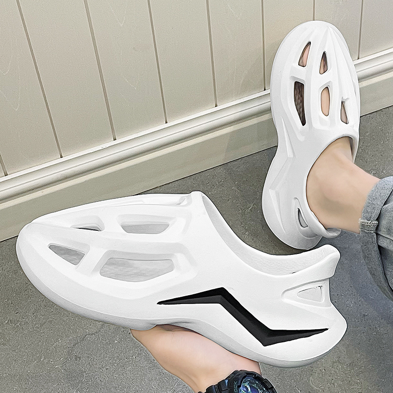 Fashion New Men Women Outdoor Beach Sandals Slippers Trend Breathable Soft Bottom EVA Clogs Sides Men Casual Garden Water Shoes