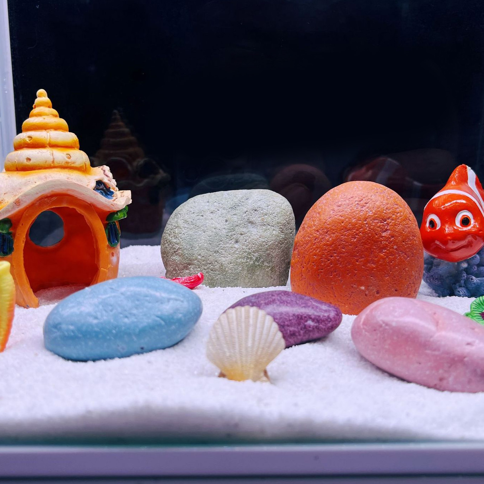 Natural Colored River Rocks for Aquarium, Decorative Colored Stones, Innovative Landscaping, 5PCs