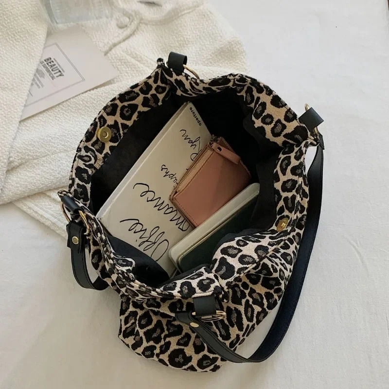 Fashion Tote Bags Shopping and Travel Canvas Bags Women Handbags Large Capacity Leopard Shoulder Bags y240909
