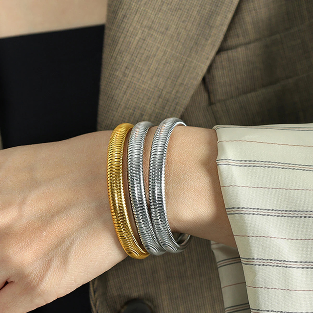 Waterproof Stainless Steel Retro Elasticity Thick Metal Polish Bracelet 18K Gold Plated Trend Fashion Unisex Jewelry Men Women 240914
