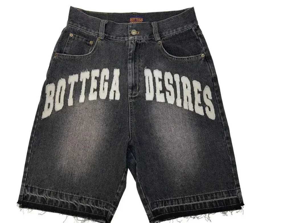 Summer embroidered new five-quarter pants 2024 American fashion street oversized retro washed mens loose trendy denim shortsX240914