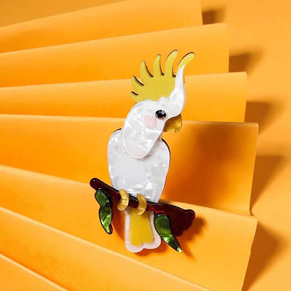 Handmade Acrylic Animal Parrot Brooches for Women Men Lovely Sitting Pet Casual Party Brooch Pin Gifts Jewelry AccessoriesX240914