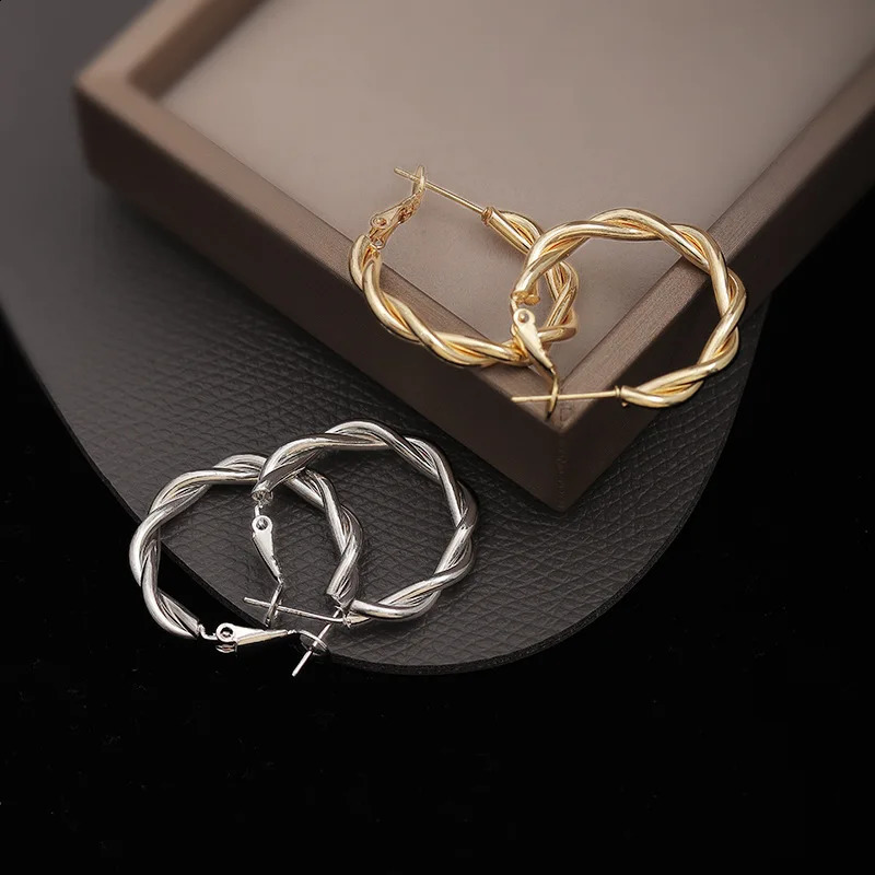 Vintage Simple Braid Round Circle Drop Earrings for Women Party Golden Silver Color Dangle Earrings Trendy Geometry Jewelry Gift 240914