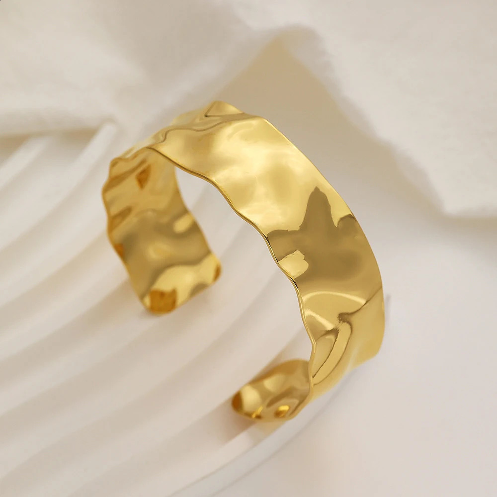 Stainless Steel Luxury Jewelry Waterproof Bracelet Women Gold Plated Bangles 240910