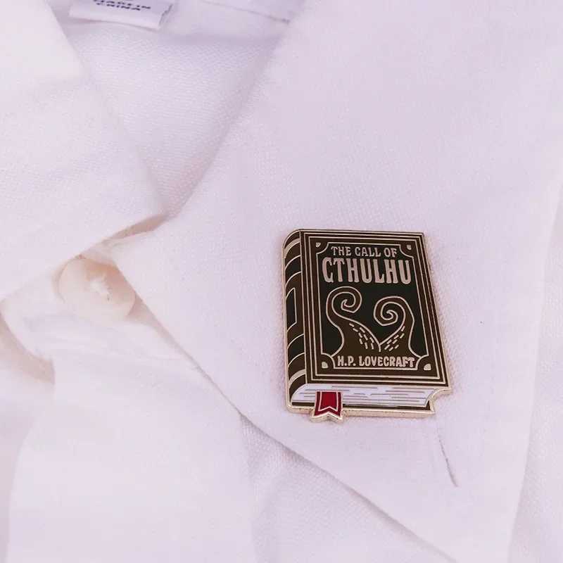 Superior Quality Octopus Tentacles Fiction Game Exaggerated Horrific Metal Enamel Pin Lapel Badge Brooch Jewelry Gift For FriendX240914