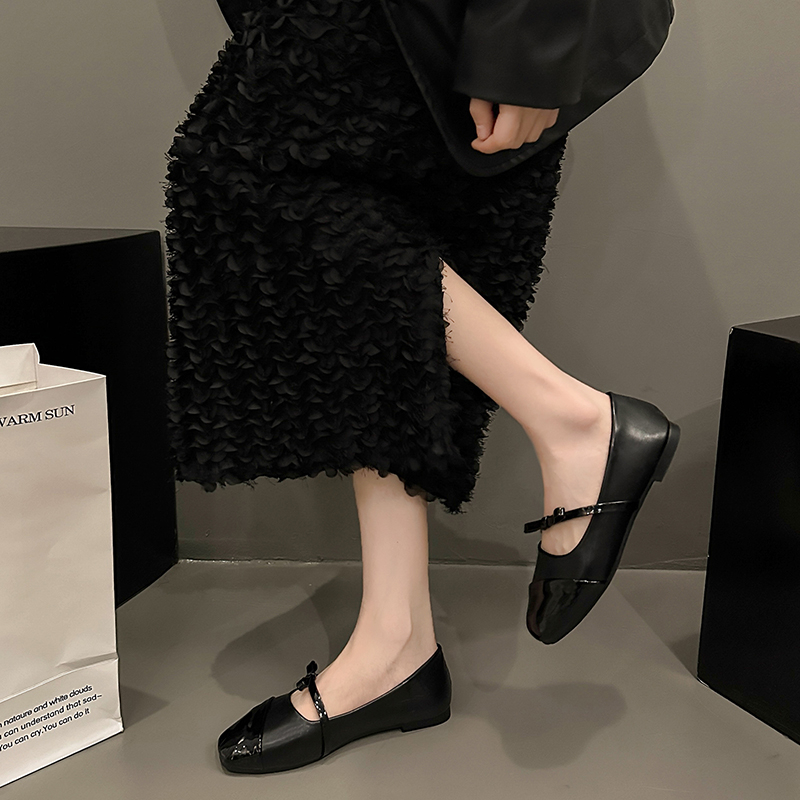 French Shallow Mouth Single Shoes Women 2024 Spring and Autumn New Late Flat Shoes Square Head Black Mary Jane Shoes